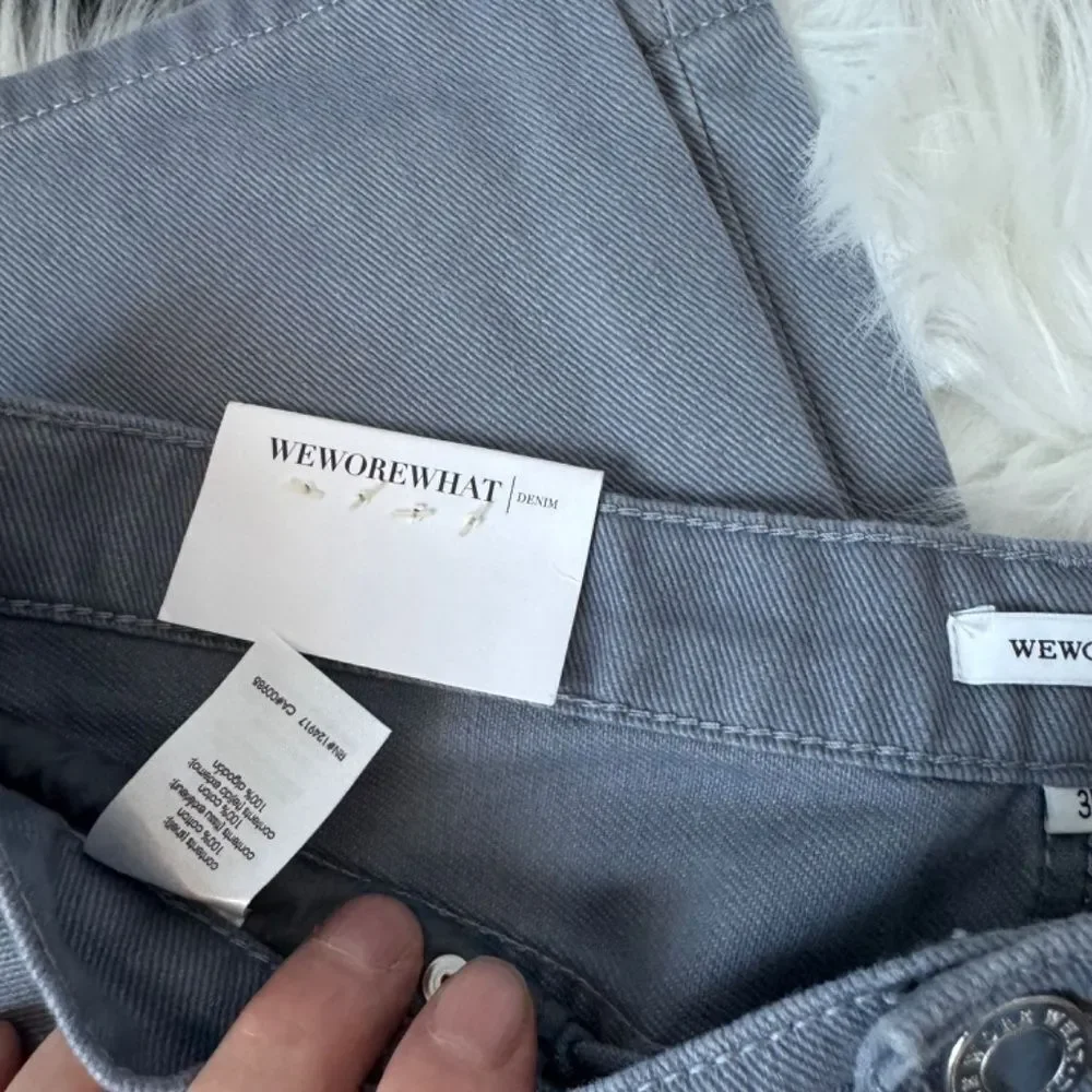 WeWoreWhat NWT Grey Baby Boot High Rise Boot Cut Jeans Sz 31‎
